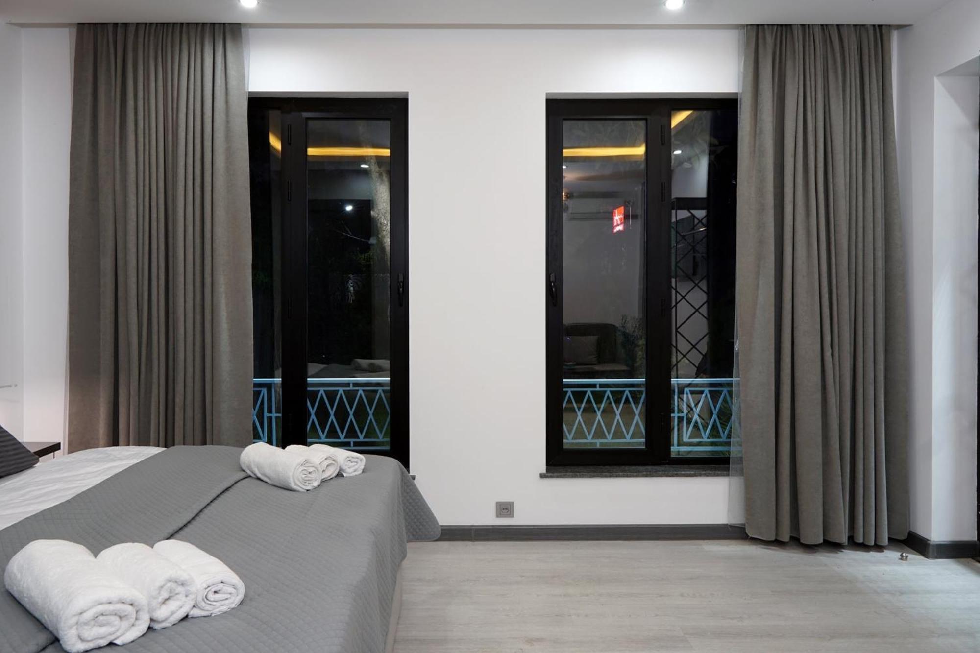 Hotel Varla Кутаиси Экстерьер фото