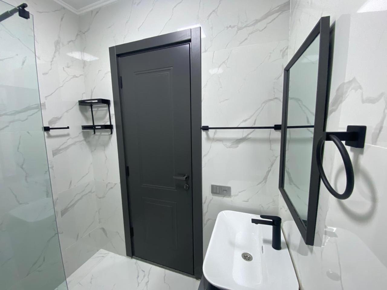 Hotel Varla Кутаиси Экстерьер фото